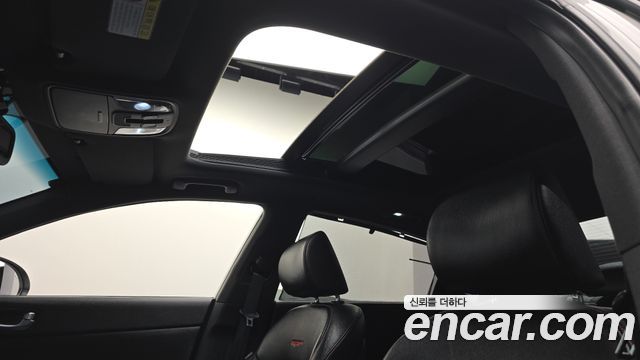 Kia K5 2018 — photo 20