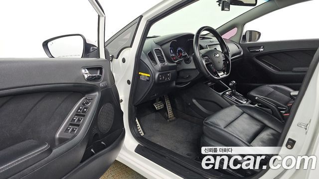 Kia K3 2017 — photo 13