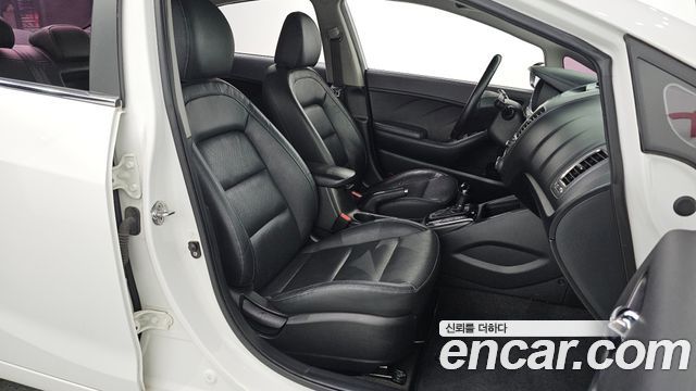 Kia K3 2017 — photo 18