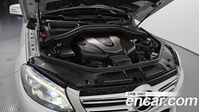 Mercedes-Benz GLE-Class 2016 — photo 6