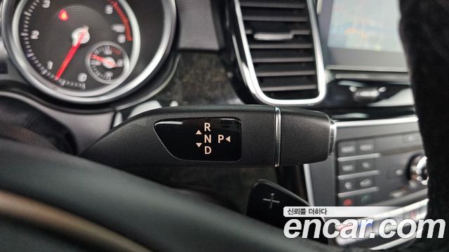 Mercedes-Benz GLE-Class 2016 — photo 9