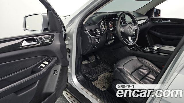 Mercedes-Benz GLE-Class 2016 — photo 10