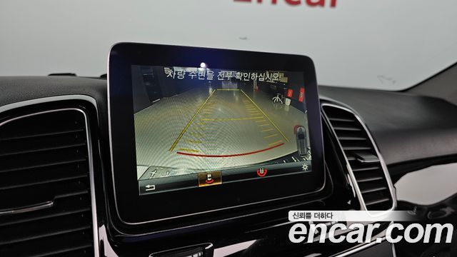 Mercedes-Benz GLE-Class 2016 — photo 14