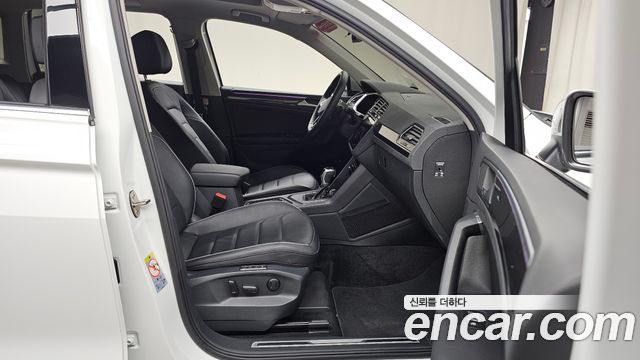 Volkswagen Tiguan 2022 — photo 17