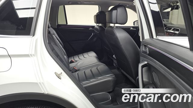 Volkswagen Tiguan 2022 — photo 18
