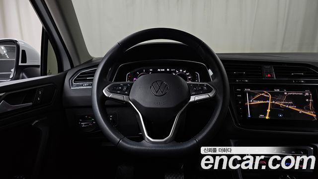 Volkswagen Tiguan 2022 — photo 19