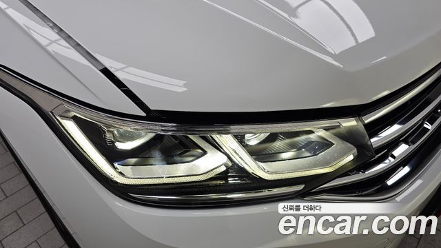 Volkswagen Tiguan 2022 — photo 8