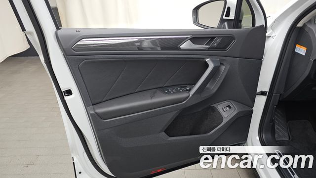 Volkswagen Tiguan 2022 — photo 14