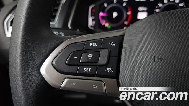 Volkswagen Tiguan 2022 — photo 28