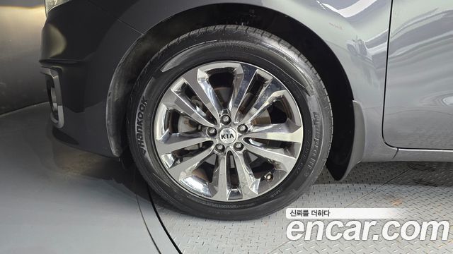 Kia Canival 2017 — photo 5