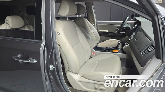 Kia Canival 2017 — photo 17