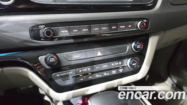 Kia Canival 2017 — photo 24