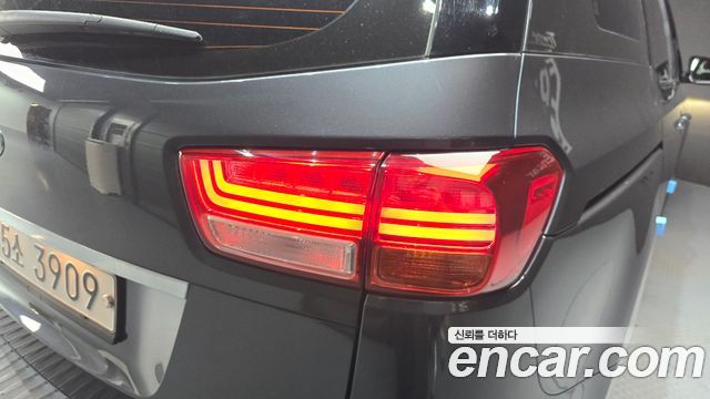 Kia Canival 2017 — photo 9