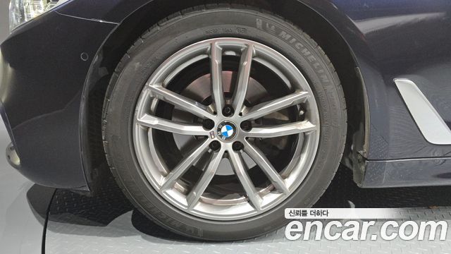 BMW 5-Series 2020 — photo 5