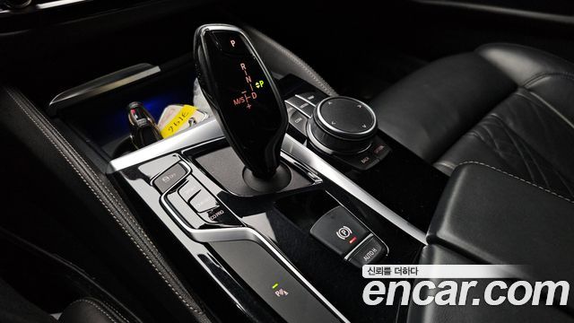 BMW 5-Series 2020 — photo 9