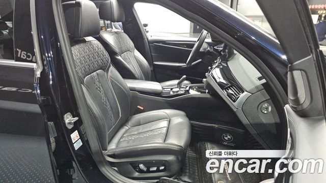 BMW 5-Series 2020 — photo 12