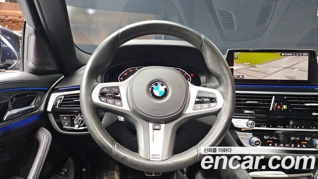 BMW 5-Series 2020 — photo 13