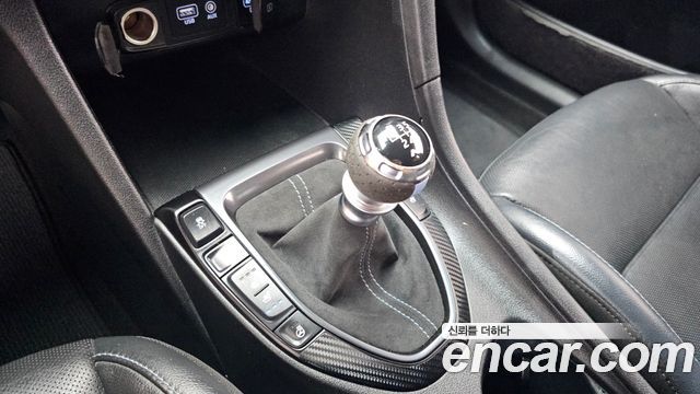 Hyundai Veloster 2019 — photo 12