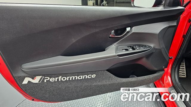 Hyundai Veloster 2019 — photo 14