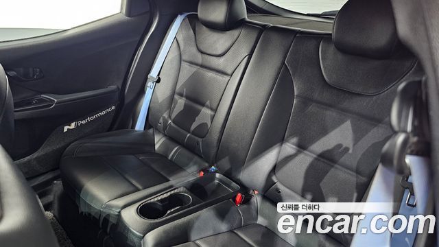 Hyundai Veloster 2019 — photo 16