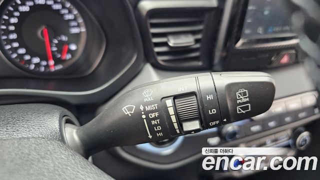 Hyundai Veloster 2019 — photo 28
