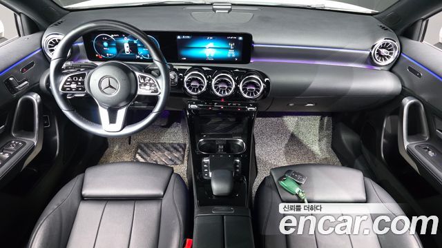 Mercedes-Benz A-Class 2021 — photo 10