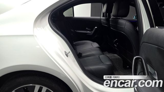 Mercedes-Benz A-Class 2021 — photo 17