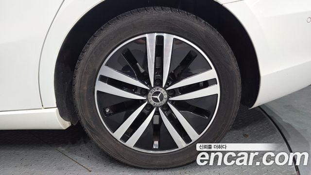 Mercedes-Benz A-Class 2021 — photo 7