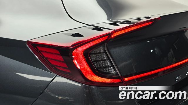 Hyundai Sonata 2022 — photo 9
