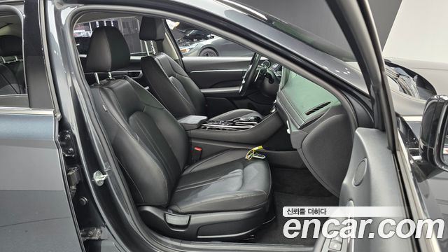 Hyundai Sonata 2022 — photo 16