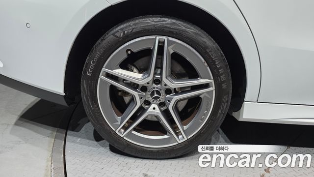 Mercedes-Benz CLA-Class 2024 — photo 5