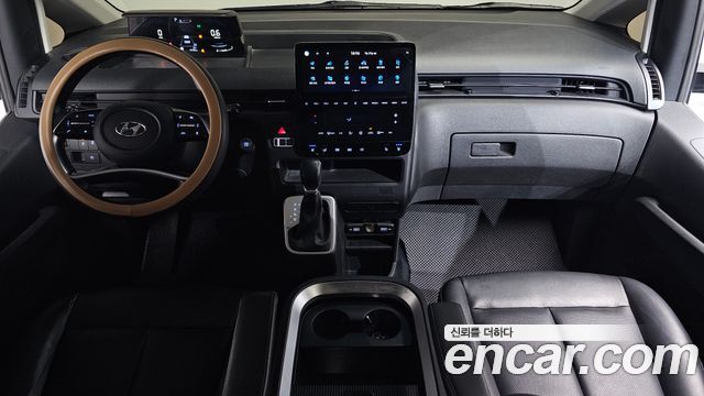 Hyundai Staria 2022 — photo 10