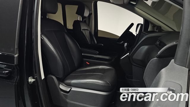 Hyundai Staria 2022 — photo 18