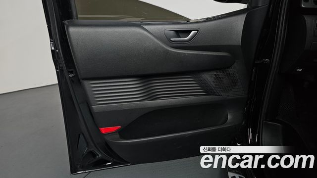 Hyundai Staria 2022 — photo 14