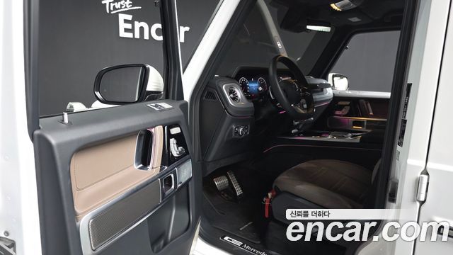 Mercedes-Benz G-Class 2025 — photo 10