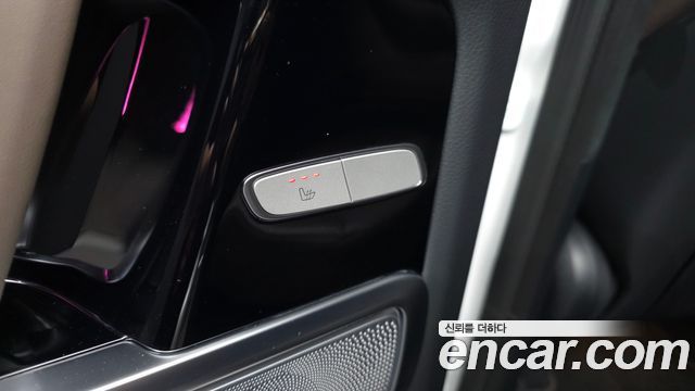 Mercedes-Benz G-Class 2025 — photo 18