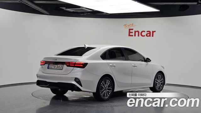 Kia K3 2022 — photo 2