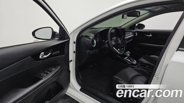 Kia K3 2022 — photo 13