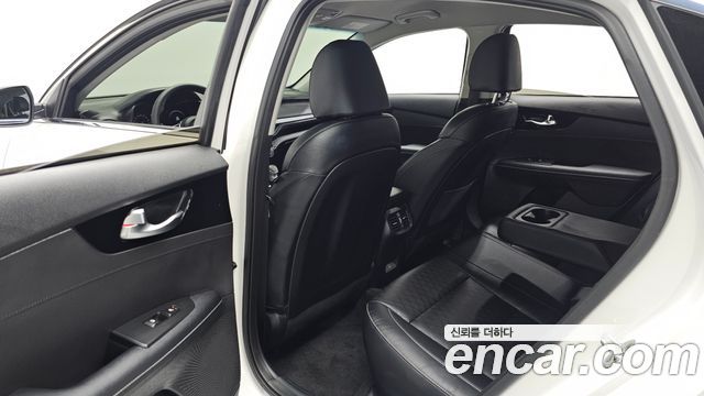 Kia K3 2022 — photo 17