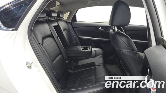 Kia K3 2022 — photo 18