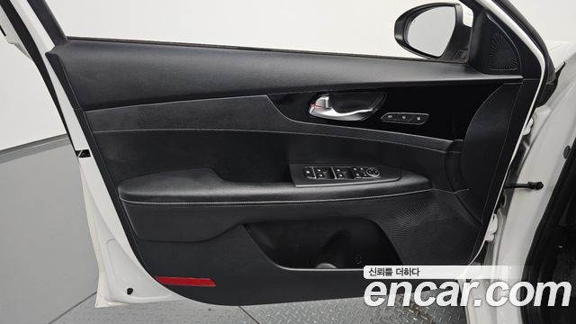 Kia K3 2022 — photo 14