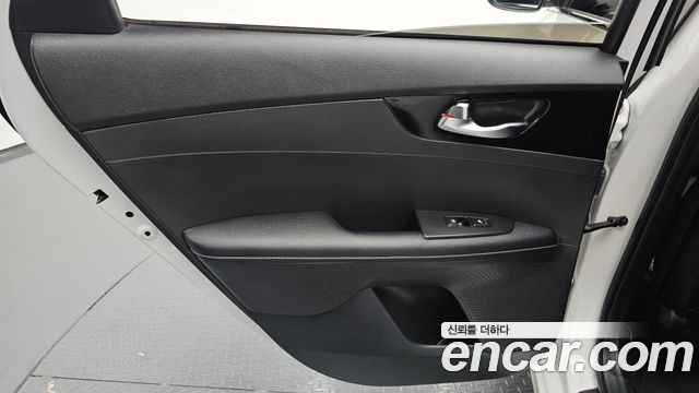 Kia K3 2022 — photo 15