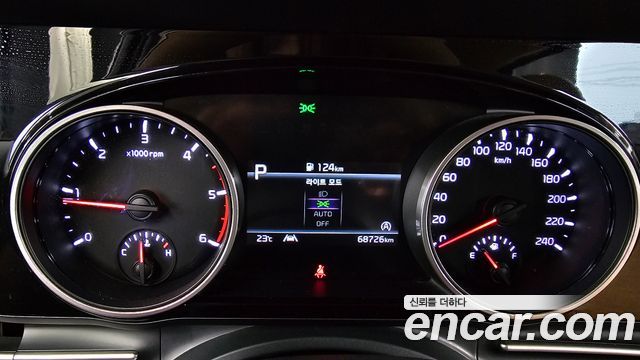 Kia Canival 2023 — photo 11