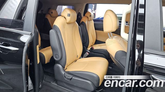 Kia Canival 2023 — photo 18