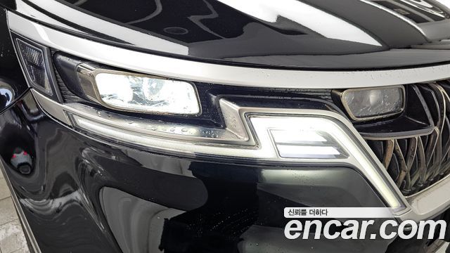 Kia Canival 2023 — photo 8