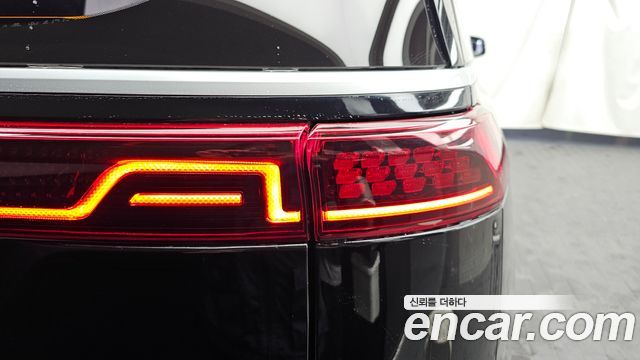 Kia Canival 2023 — photo 9