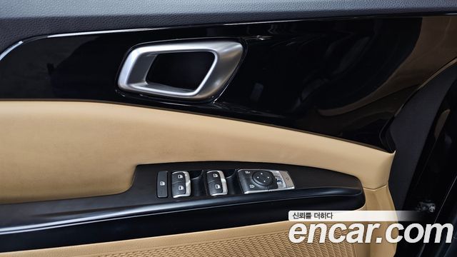 Kia Canival 2023 — photo 28