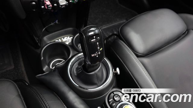 Mini Cooper 2020 — photo 12