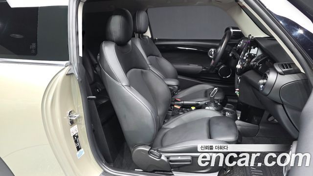 Mini Cooper 2020 — photo 17