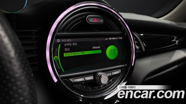 Mini Cooper 2020 — photo 22